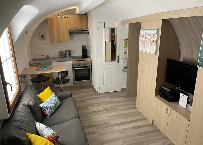 Centre Traditionnel Vieille 公寓 昂蒂布